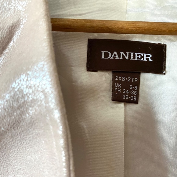 90’s Danier Vintage Shimmery Pink Sueded Leather Jacket, Metallic Ruffled Collar - Picture 7 of 10